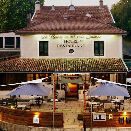Готель Logis Le Relais De La Voie Sacree Issoncourt Екстер'єр фото